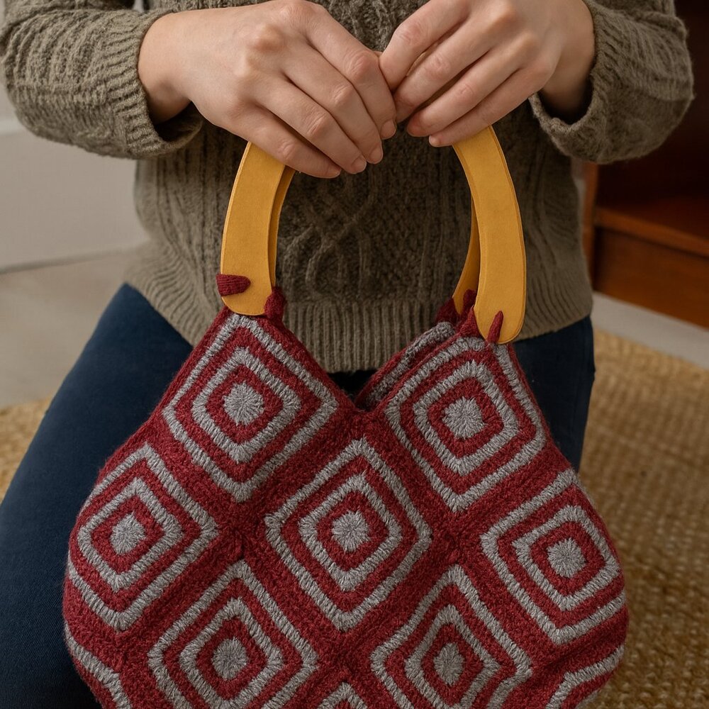 Hand-Knitted Alpaca Blend Purse w/ Wooden Handles – Burgundy & Gray – Made in Pe
